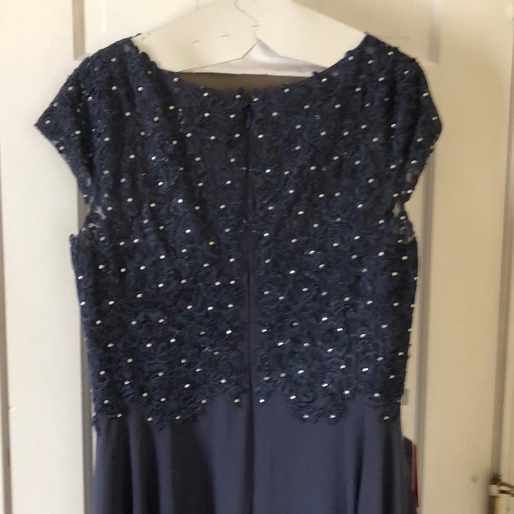Mother of the bride/Special occasion evening dress - Picture 5 of 8